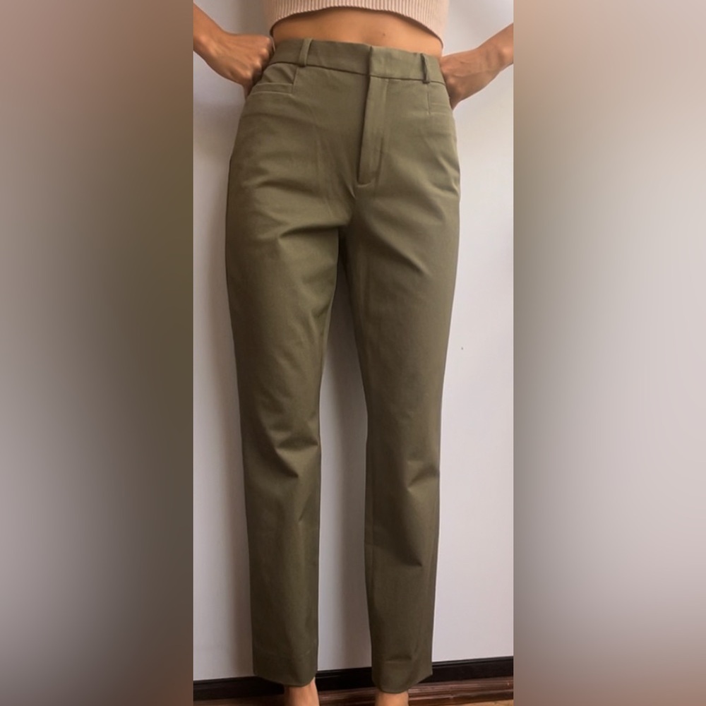 NWT - High-rise Slacks - Size 6 - Banana Republic